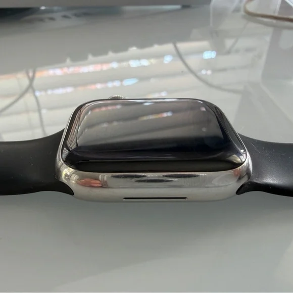 Apple Watch Series 9 Stainless Steel GPS + Cellular 41mm - Picture 8 of 8